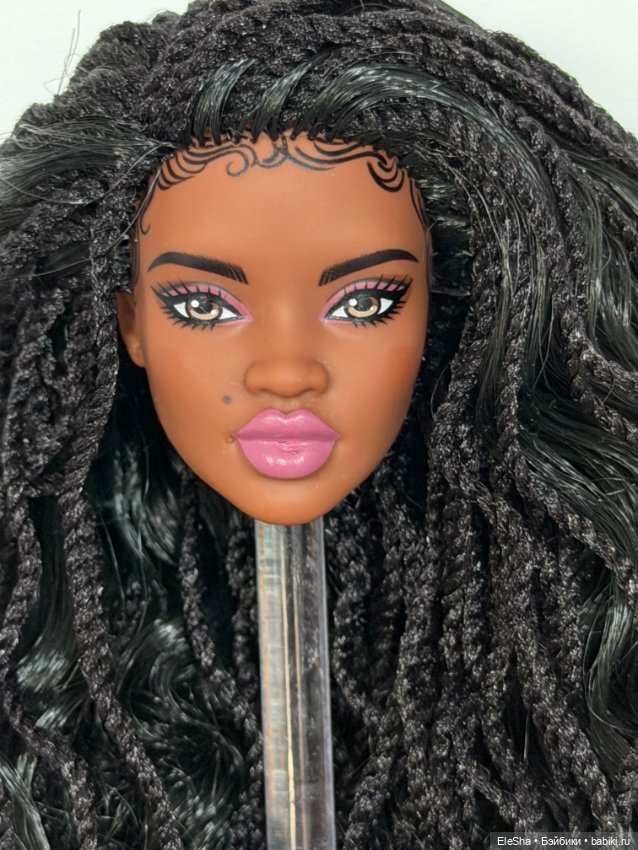 Голова Эль из набора You Create Barbie Basics
