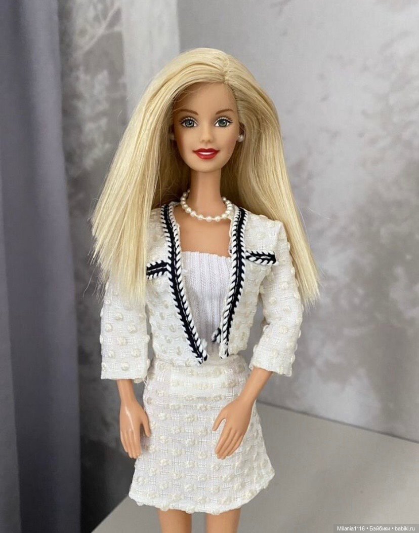 Working Woman Barbie, 1999 г. Говорящая