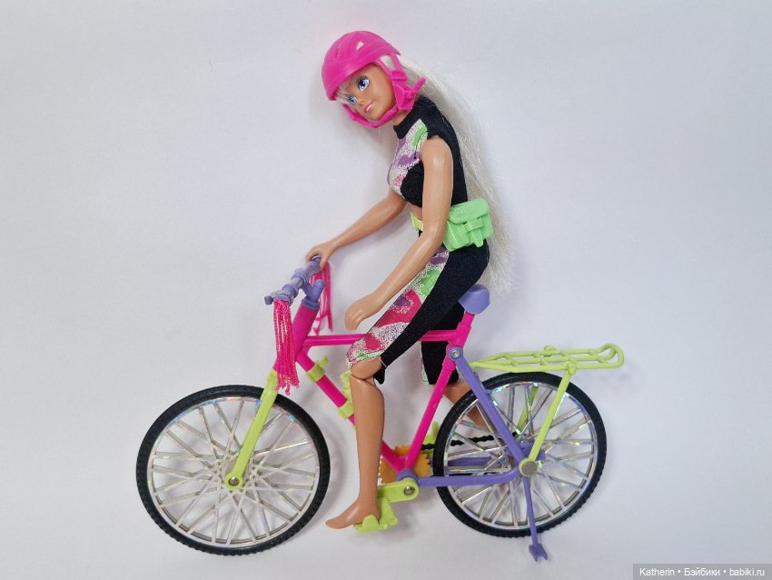Кукла Синди, Sindy and Her Fun Bike (фото 8)