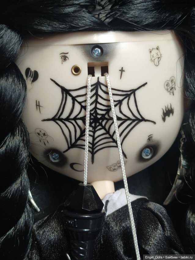 Кастомная кукла Блайз Уэнсдей Аддамс со скрипкой (Custom Blythe Wednesday Addams) (фото 4)