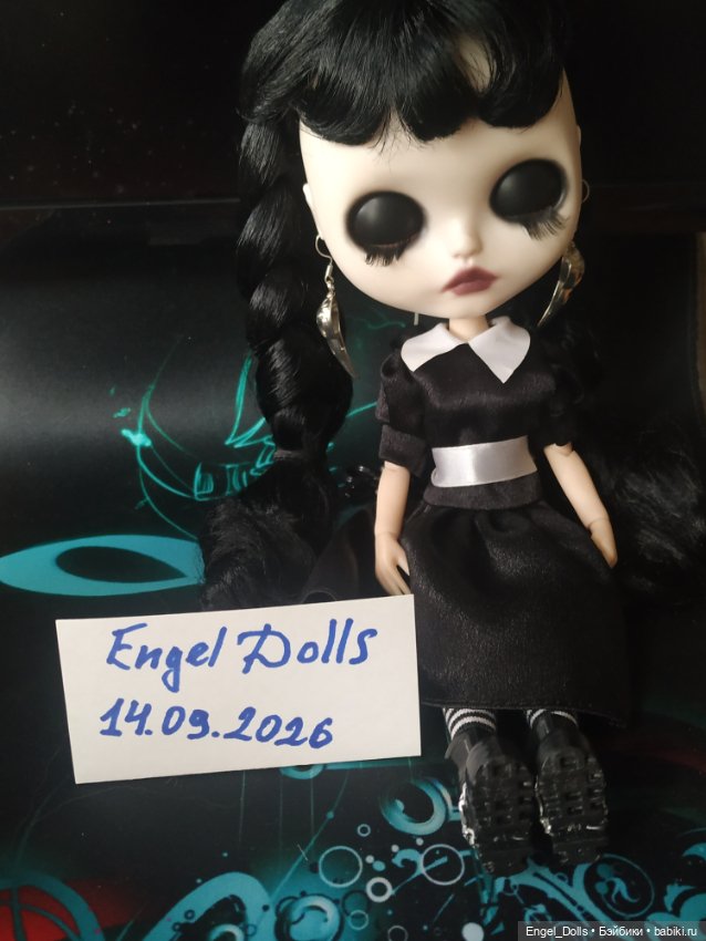 Кастомная кукла Блайз Уэнсдей Аддамс со скрипкой (Custom Blythe Wednesday Addams) (фото 8)