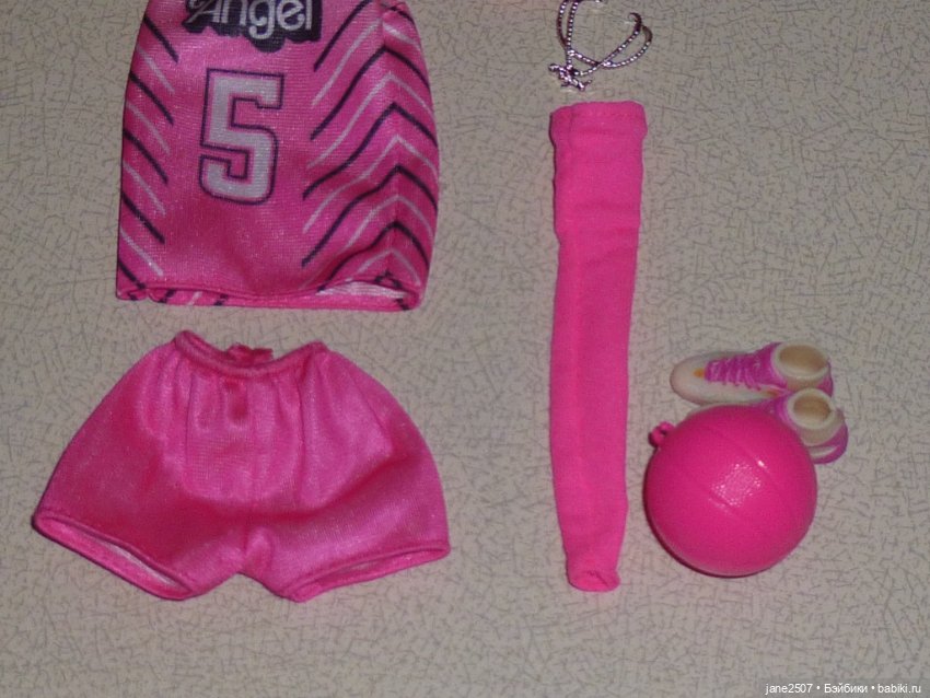 Полный аутфит коллекционной Барби Barbie Angel Reese новый (высокое тело Made to move) (фото 3)