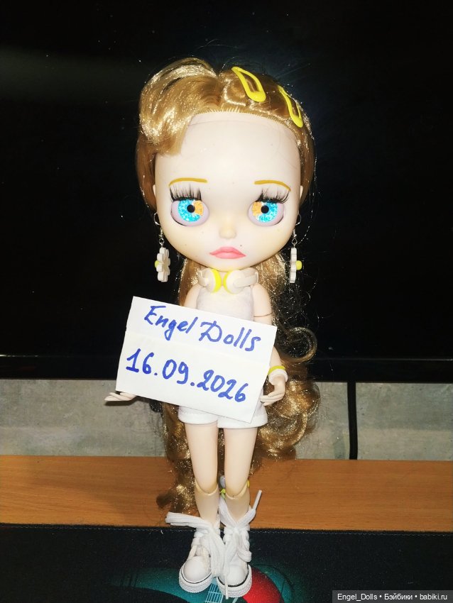 Кастомная кукла Блайз Эмили в наушниках (Custom Blythe) (фото 8)