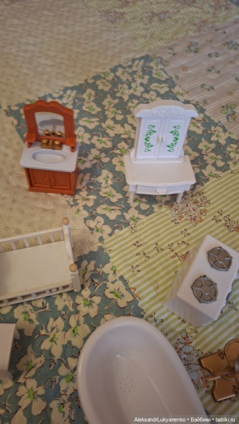 Большой набор мебели и фигурок Sylvanian Families (фото 5)