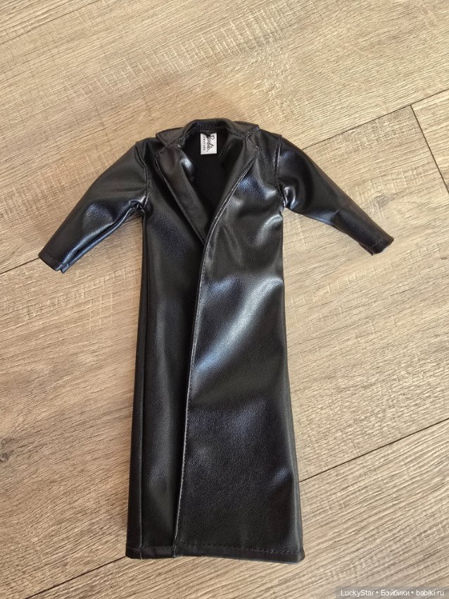 Плащ от куклы Barbie Mave Reilly Designs (фото 3)