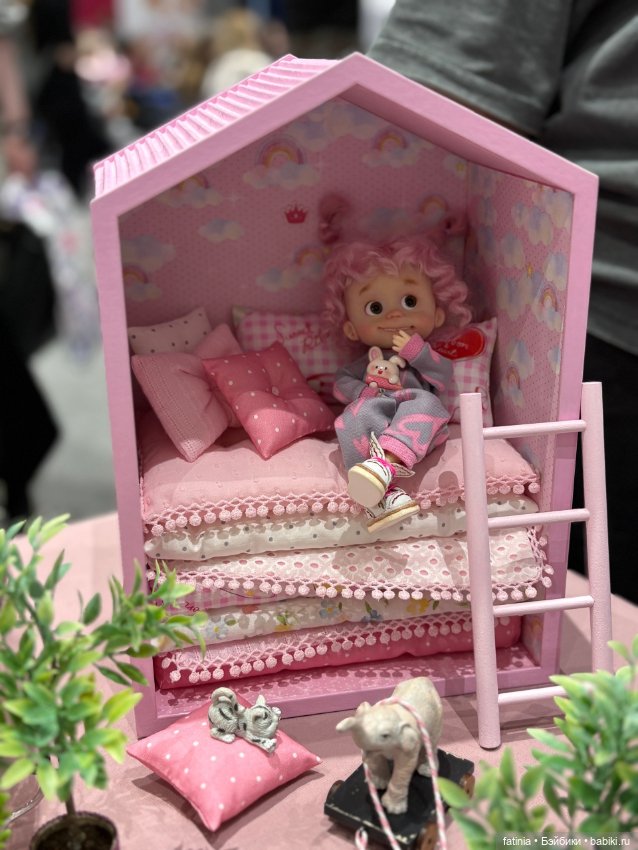 Домик-кроватка 1:6/1:8 для настоящих принцесс (фото 7)