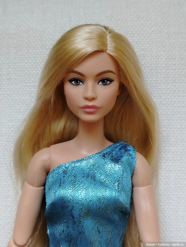 Лина Looks 23 в родном аутфите (фото 4)