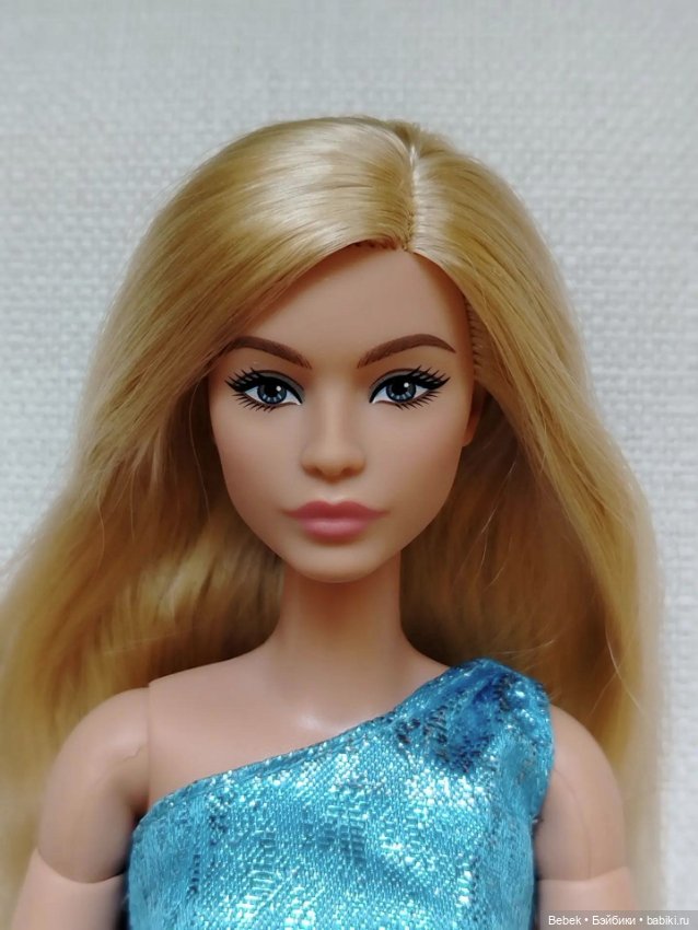 Лина Looks 23 в родном аутфите (фото 5)