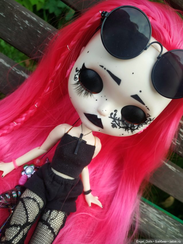 Кастомная Блайз Эмма-Роуз в стиле Альт-Гот (Custom Blythe) с шарниром (фото 2)