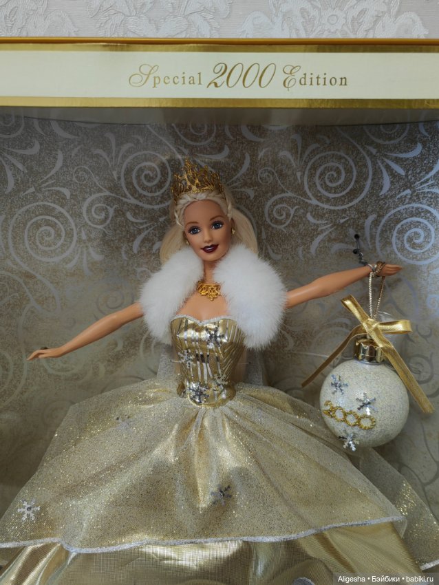 Celebration Barbie 2000 — Игровые куклы (фото 3)