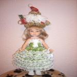 А вот и мы! В новогодних нарядах! Карла в зеленом, кукла Paola Reina