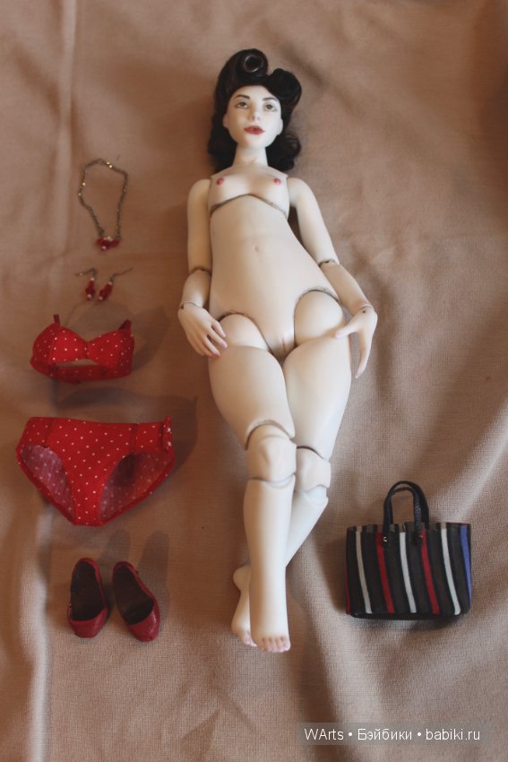 Всем хочется на пляж. Шарнирная кукла