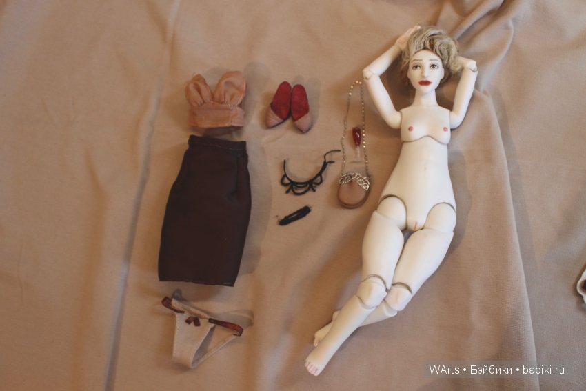 Всем хочется на пляж. Шарнирная кукла