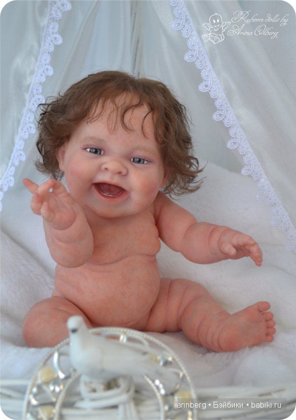 Счастливая девочка реборн Алиса