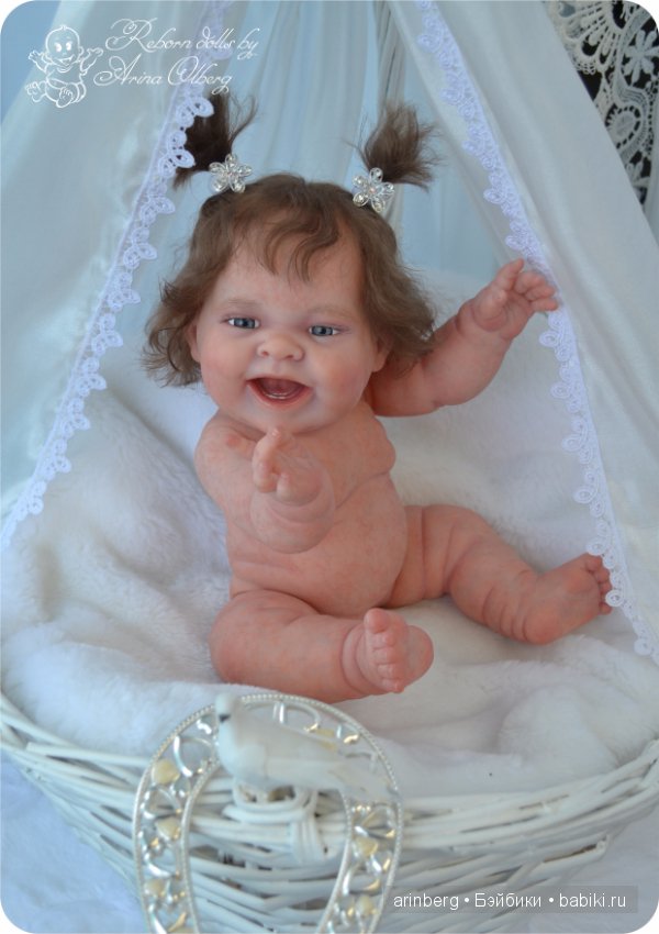 Счастливая девочка реборн Алиса
