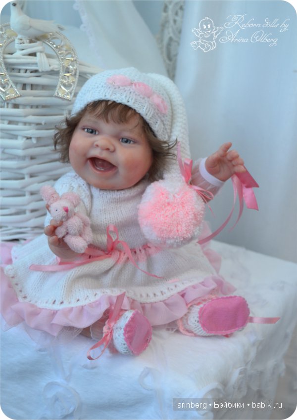 Счастливая девочка реборн Алиса