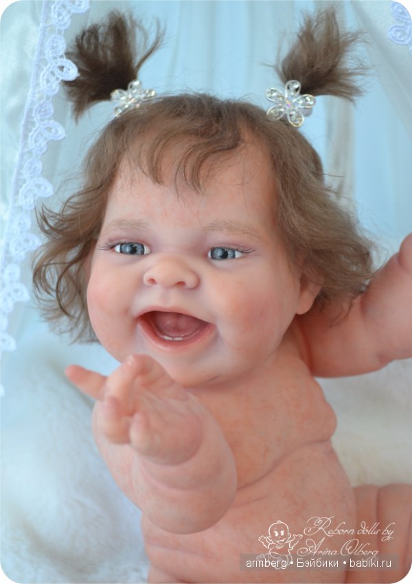 Счастливая девочка реборн Алиса