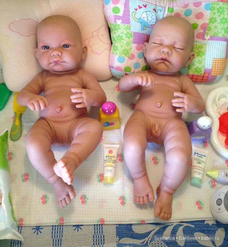 Раз-два-три-четыре мы "Хуанчиков" будили, на прогулку собирались, раздевались-одевались