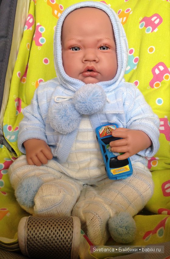 Раз-два-три-четыре мы "Хуанчиков" будили, на прогулку собирались, раздевались-одевались