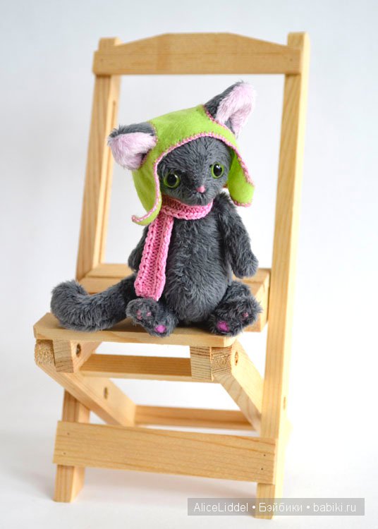 Котик в шапочке и шарфе. Моя игрушка ручной работы