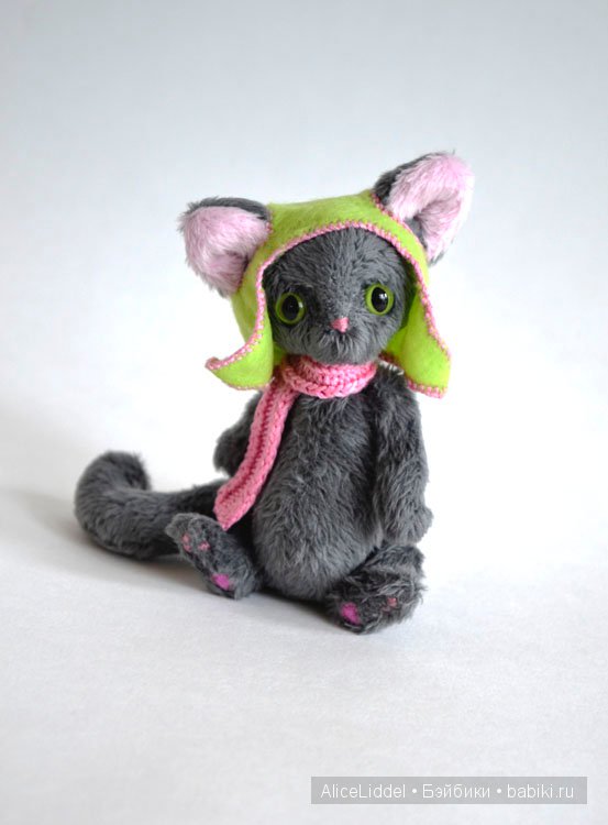 Котик в шапочке и шарфе. Моя игрушка ручной работы (фото 2)