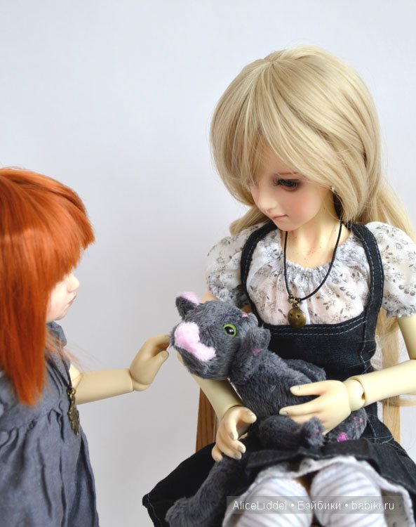 Как девчонки кота тискали (фото 3)