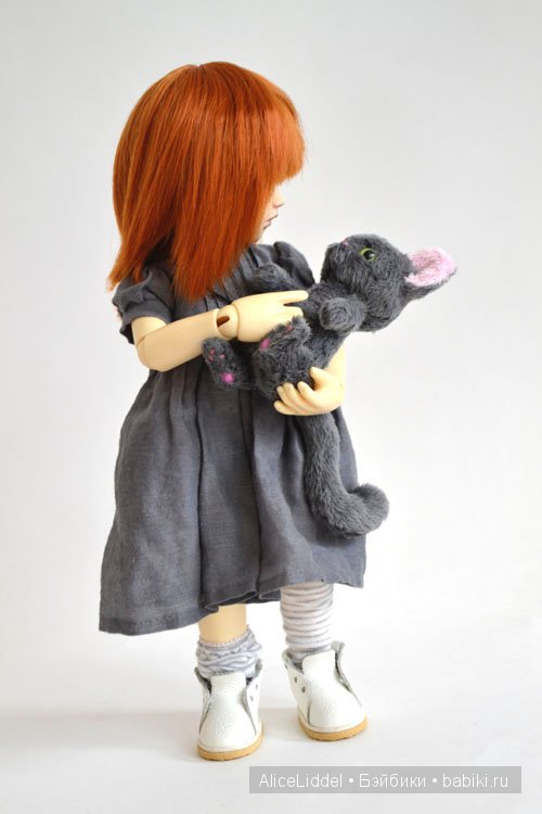 Как девчонки кота тискали (фото 7)