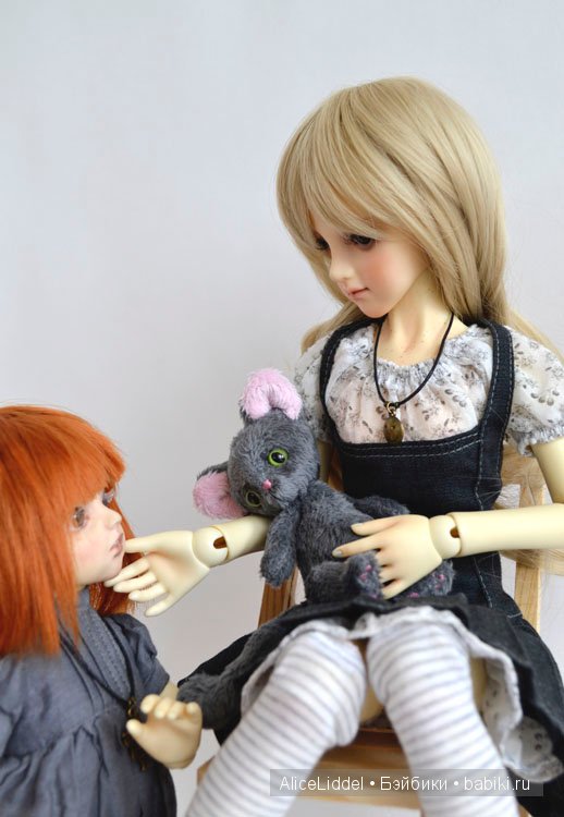 Как девчонки кота тискали (фото 4)