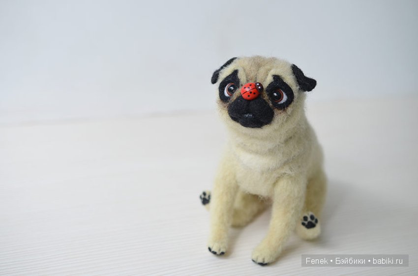 Забавный мопсяшка пришел знакомиться. Игрушка валянием ручной работы (фото 3)