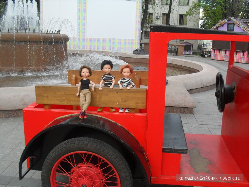 Мои мальчики гуляют по Москве