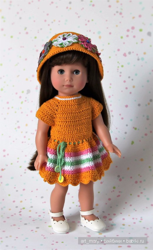 В сезоне летние наряды, коротких юбок дефиле