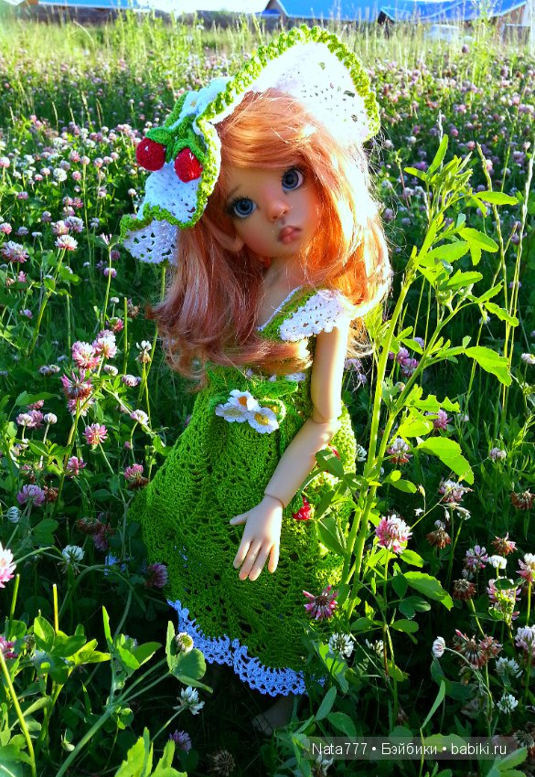 Прекрасное лето в лучах солнечного вечера