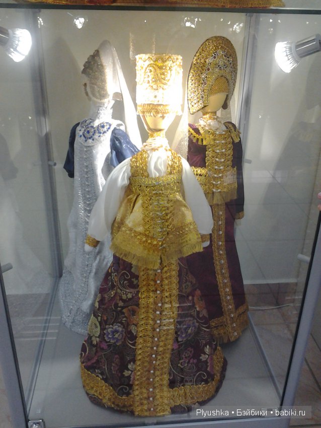Выставка "Кукла и традиционный русский костюм" в Мытищинской картинной Галерее