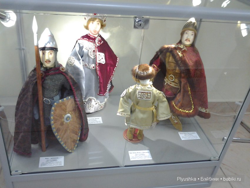 Выставка "Кукла и традиционный русский костюм" в Мытищинской картинной Галерее