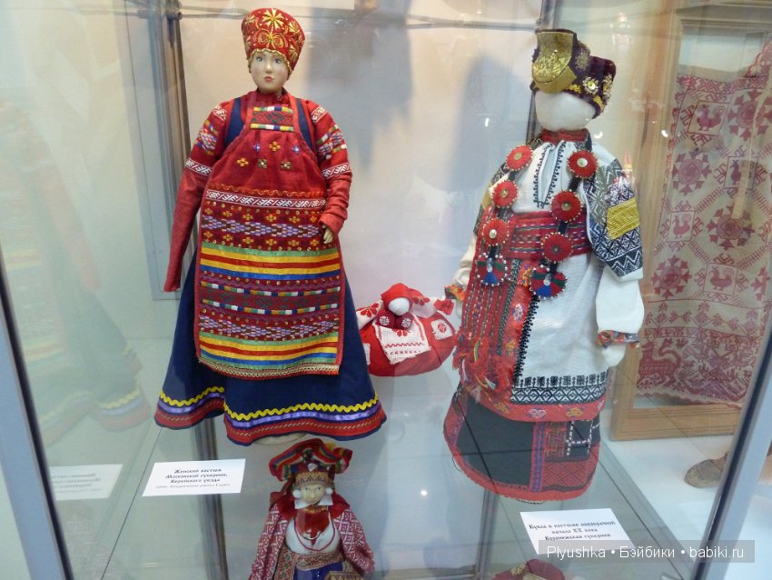 Выставка "Кукла и традиционный русский костюм" в Мытищинской картинной Галерее