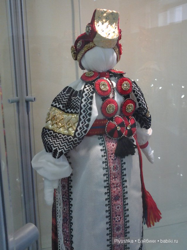 Выставка "Кукла и традиционный русский костюм" в Мытищинской картинной Галерее