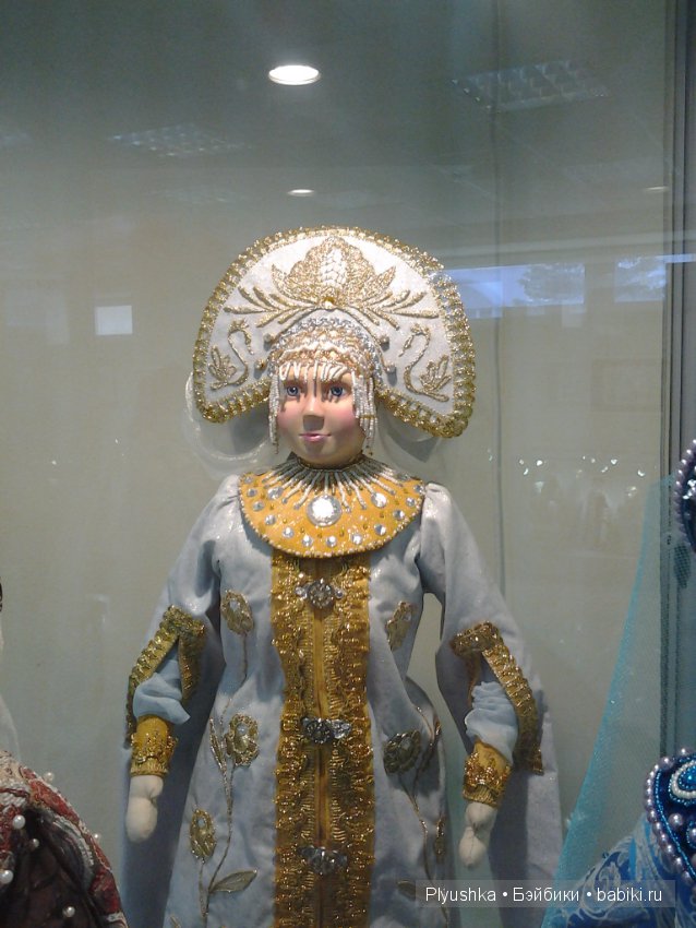 Выставка "Кукла и традиционный русский костюм" в Мытищинской картинной Галерее