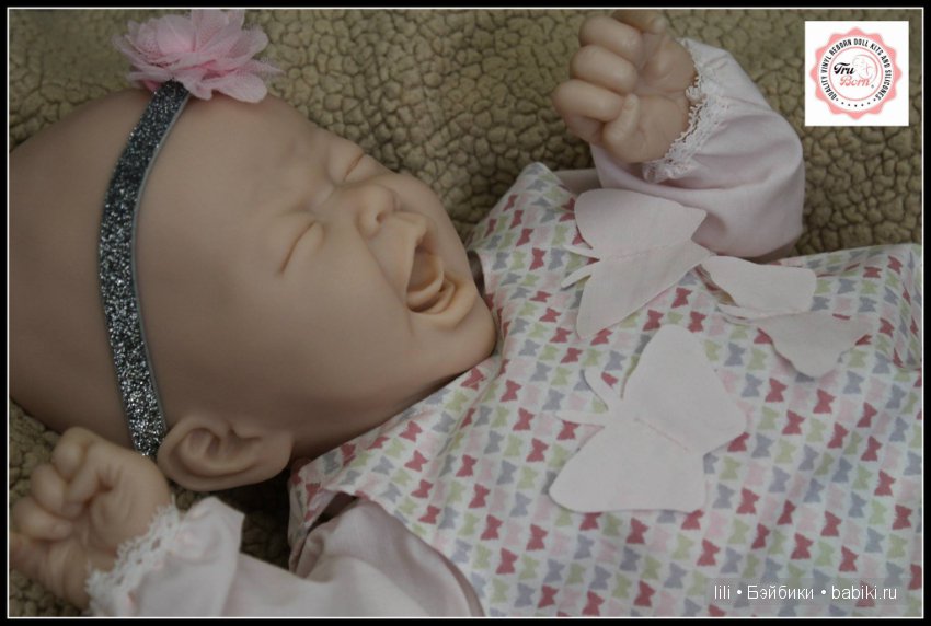 Abby and Miya от скульптора AK Katigawa