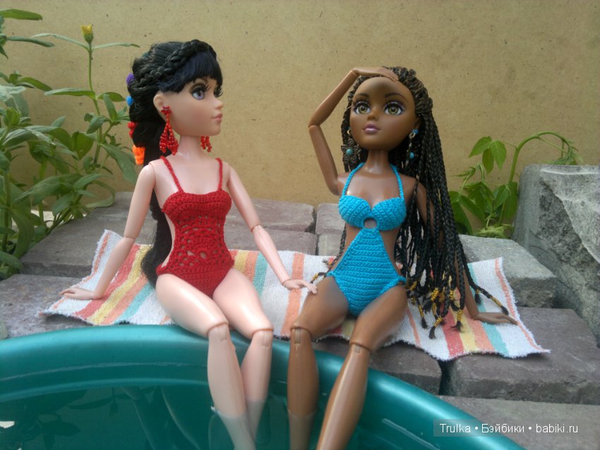 Отдых у бассейна — Куклы Bratz (Братц) и Moxie Girlz: MGA (фото 3)