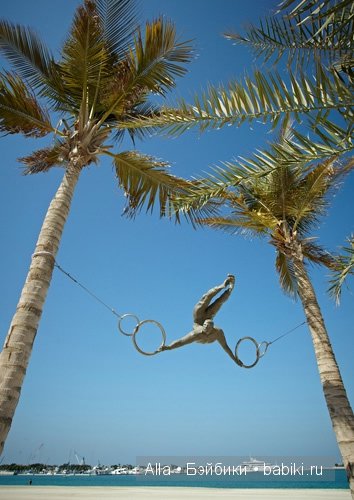 Произведения скульптуры, парящие в воздухе от Jerzy Kedziora