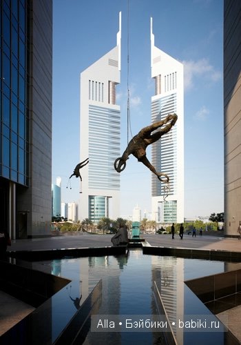 Произведения скульптуры, парящие в воздухе от Jerzy Kedziora