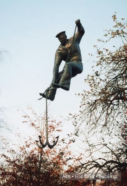 Произведения скульптуры, парящие в воздухе от Jerzy Kedziora