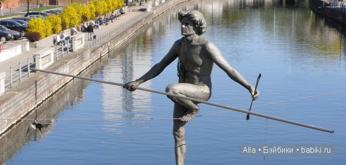 Произведения скульптуры, парящие в воздухе от Jerzy Kedziora