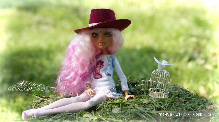 Прогулка по саду! Монстер Хай - Хоулин