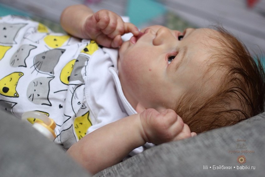 Мой малыш реборн Саския позирует