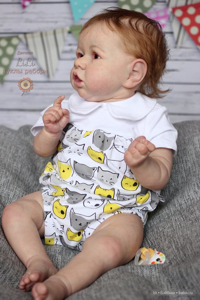 Мой малыш реборн Саския позирует