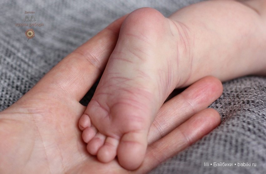 Мой малыш реборн Саския позирует