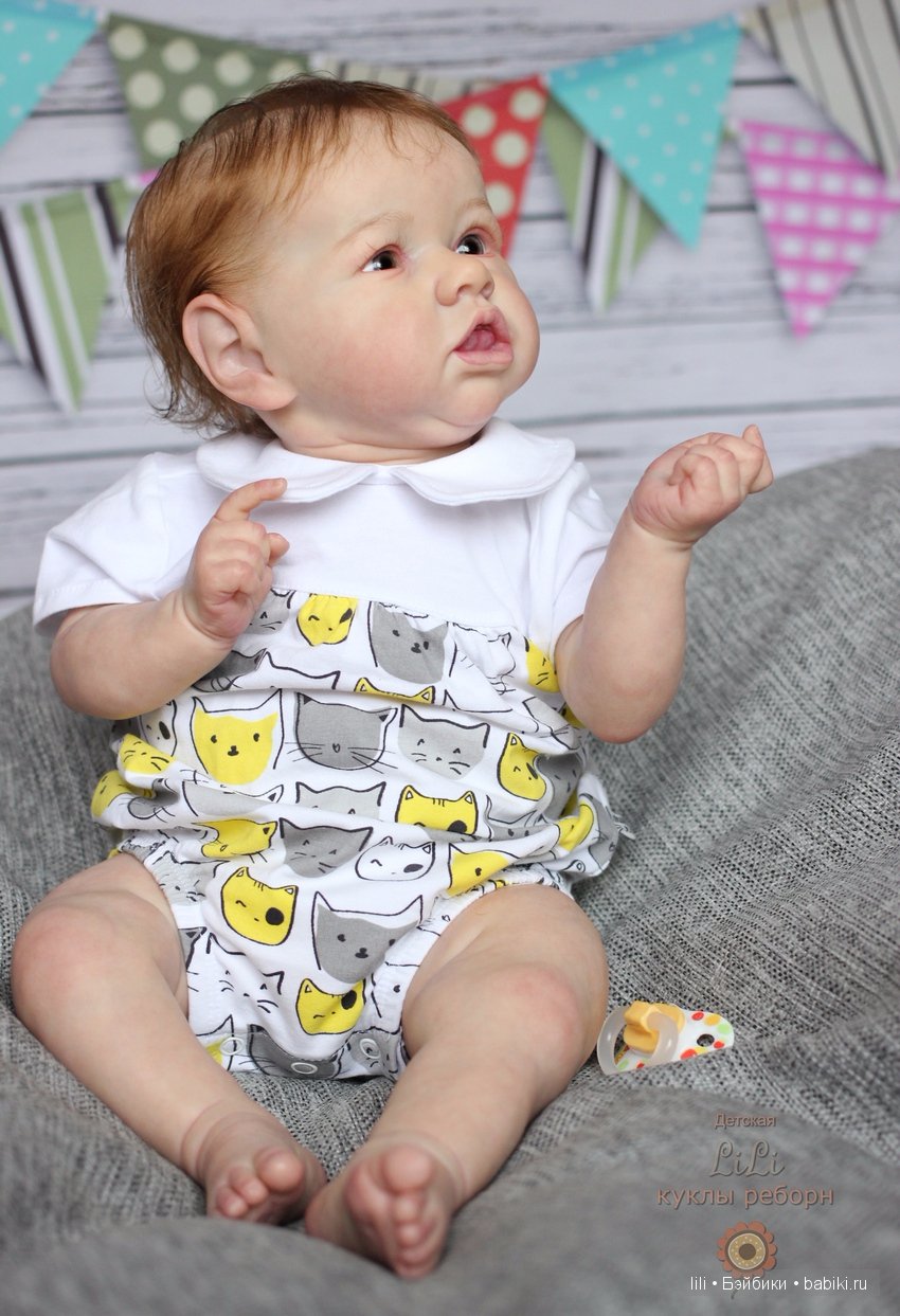 Мой малыш реборн Саския позирует