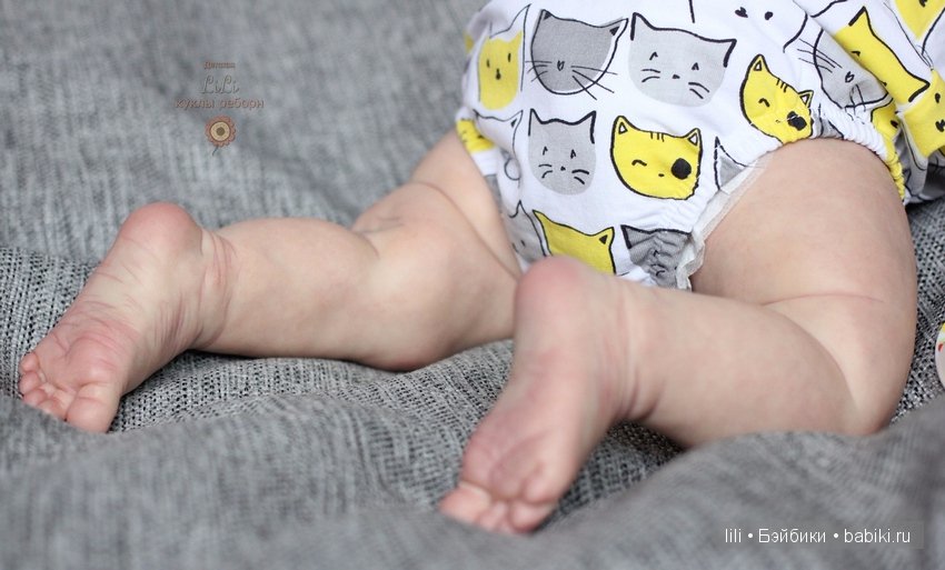 Мой малыш реборн Саския позирует