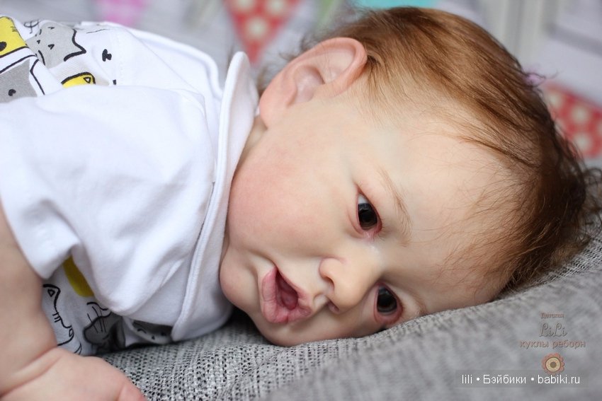 Мой малыш реборн Саския позирует